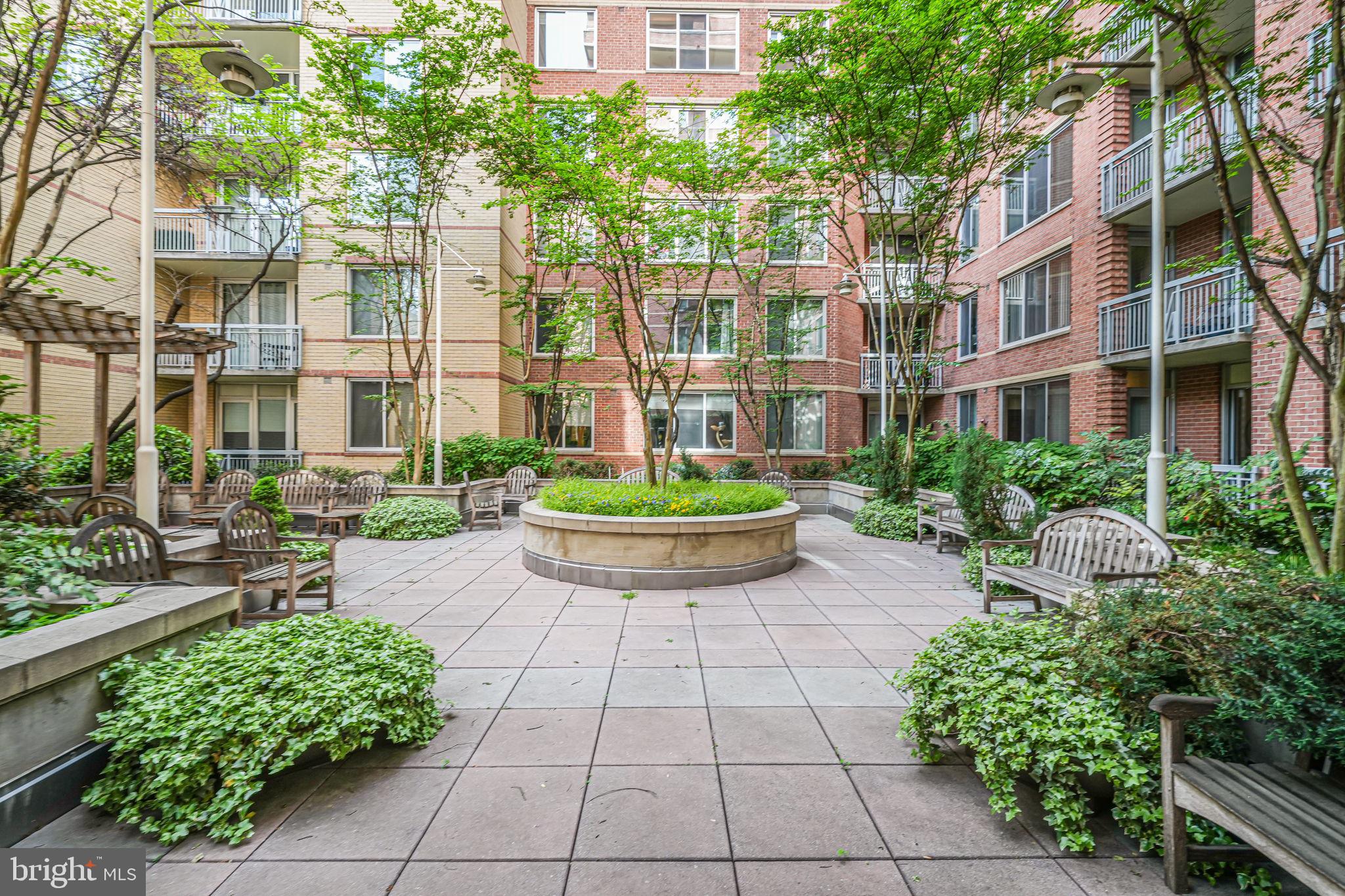 CLARENDON - Residential