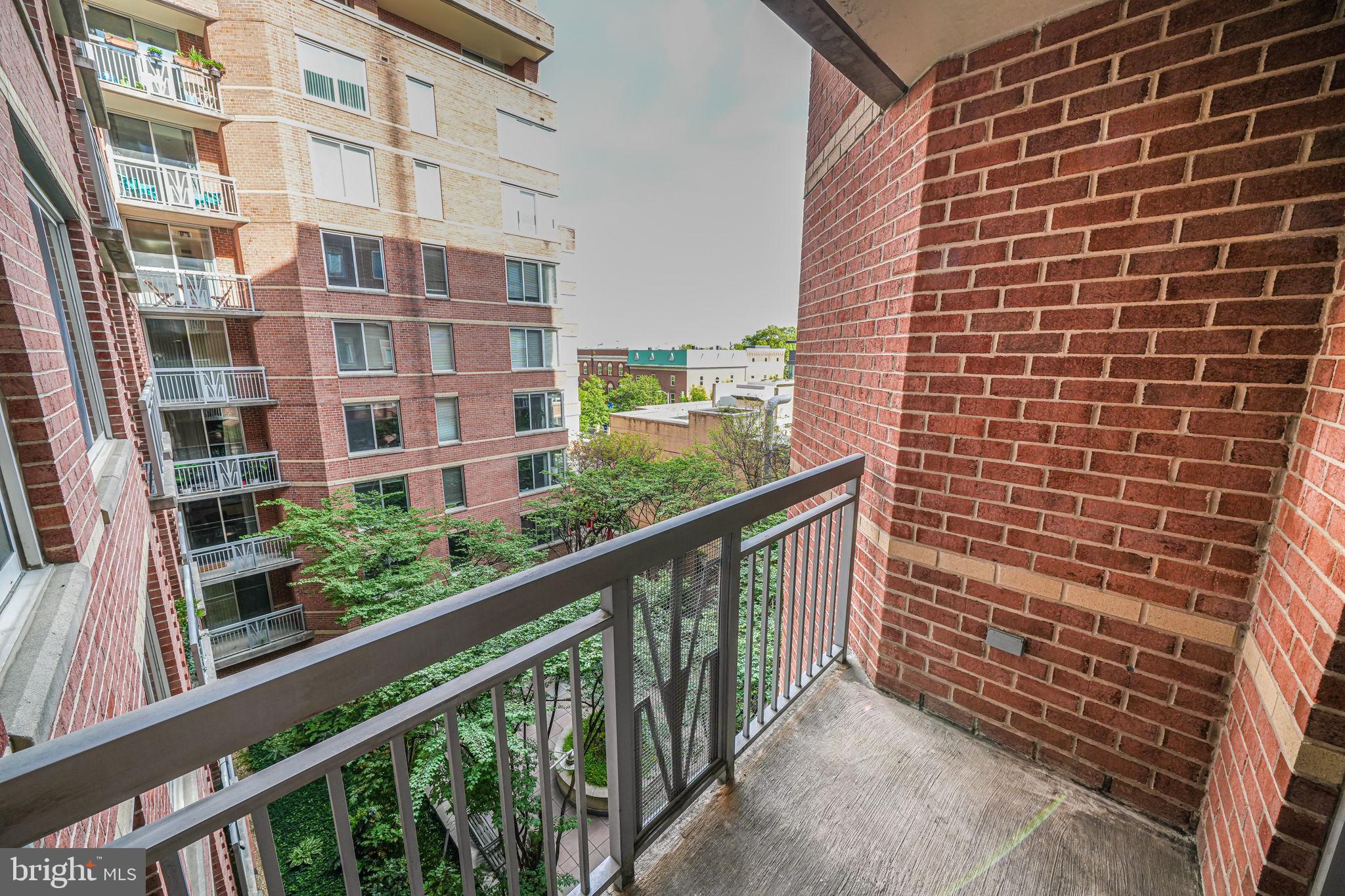 CLARENDON - Residential