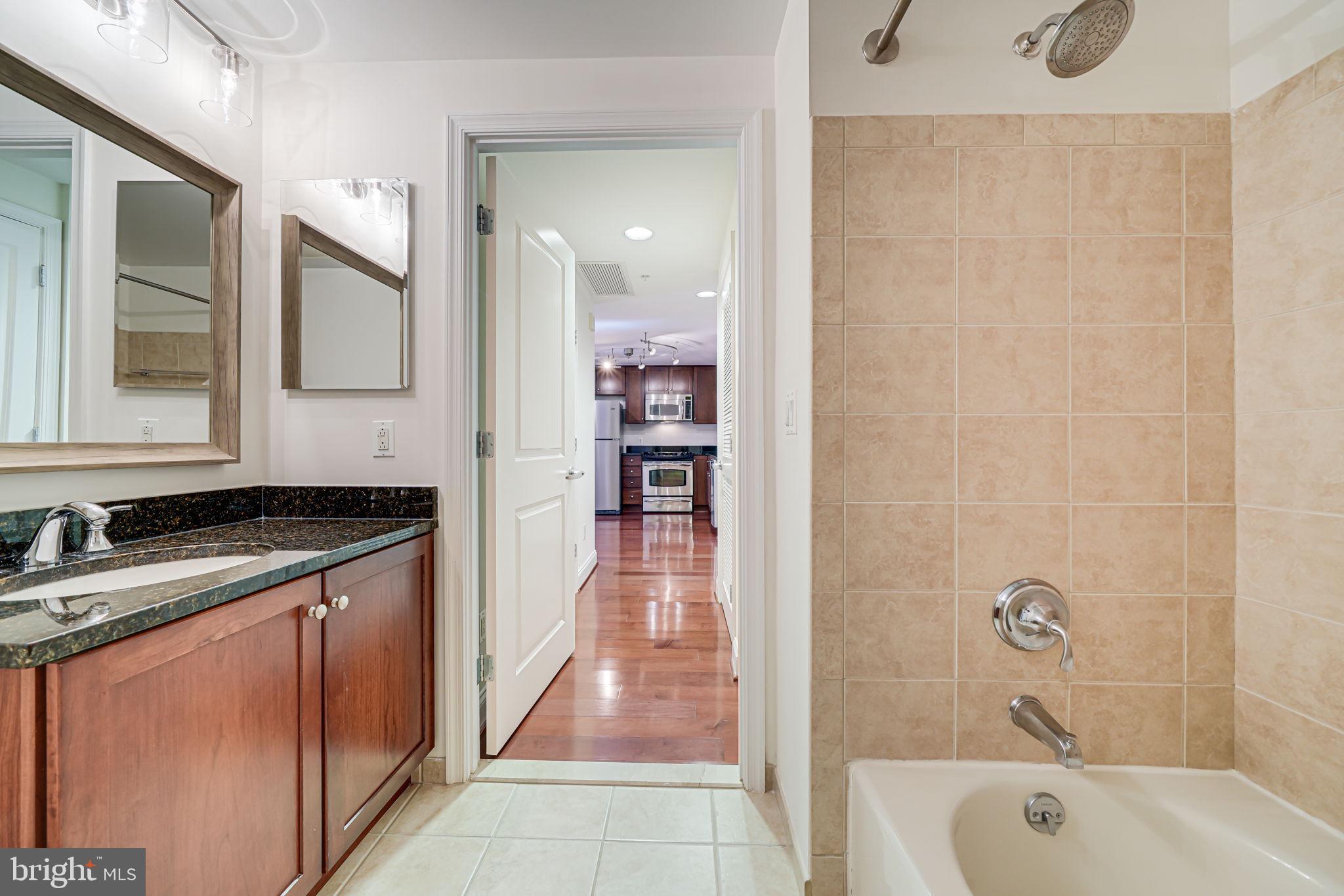 CLARENDON - Residential