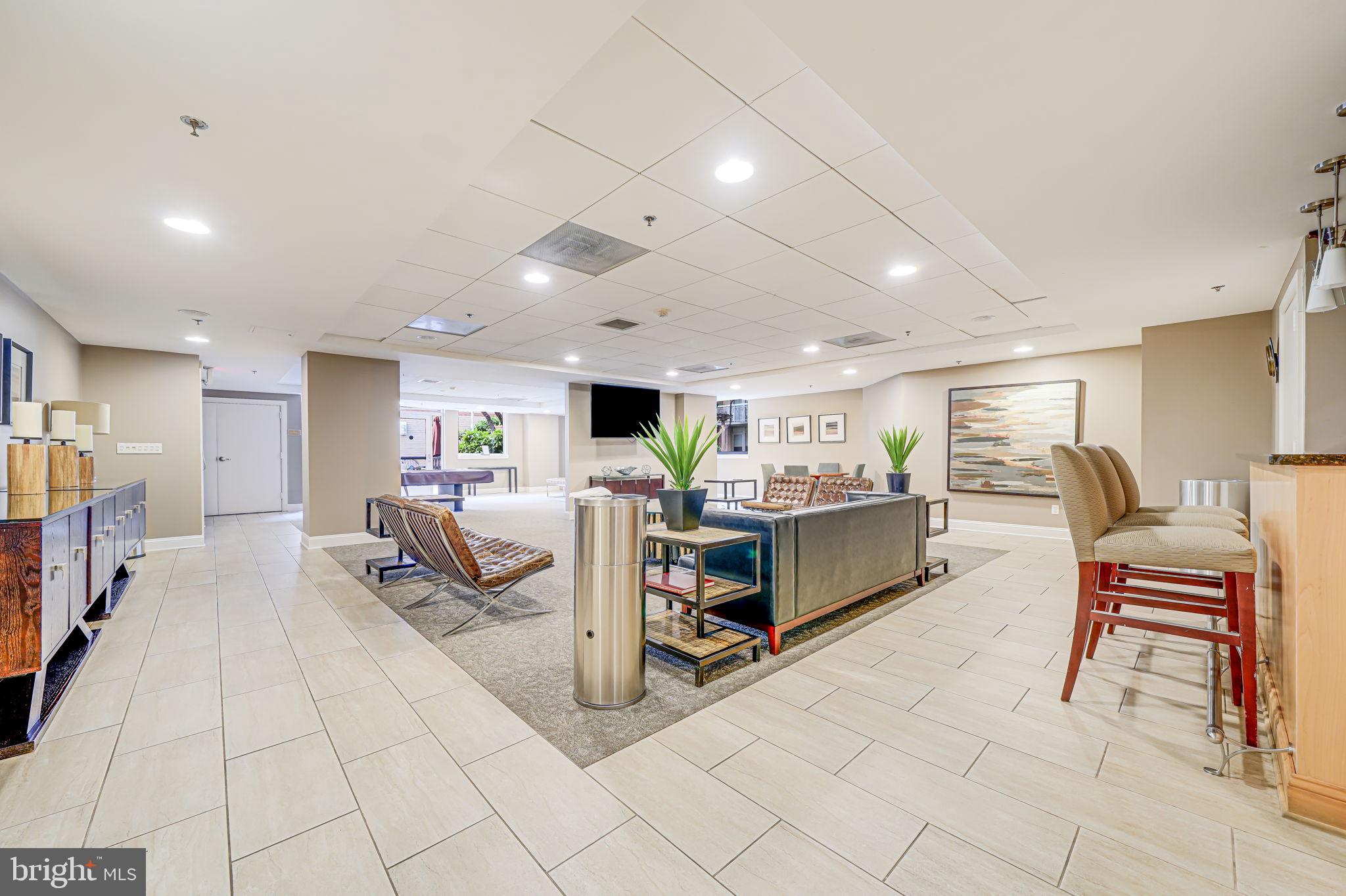 CLARENDON - Residential