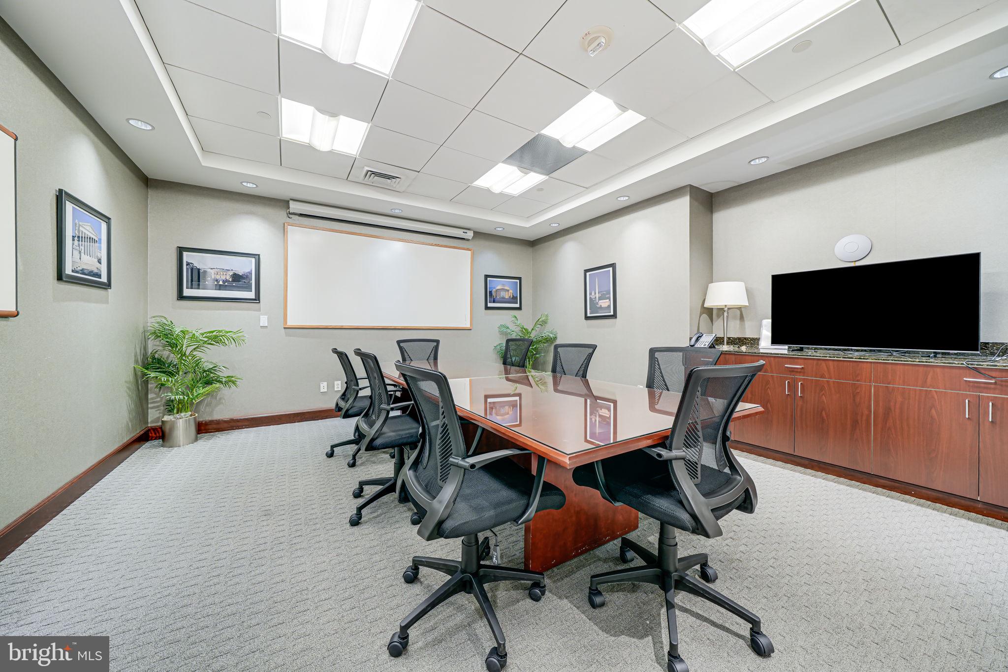 CLARENDON - Residential