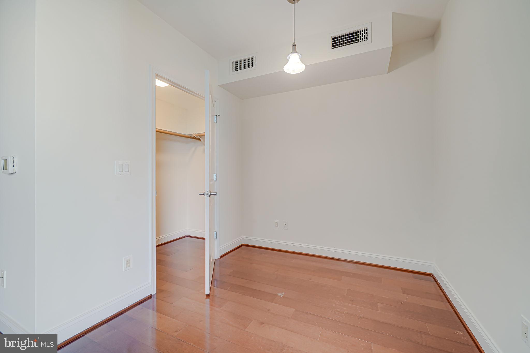 CLARENDON - Residential