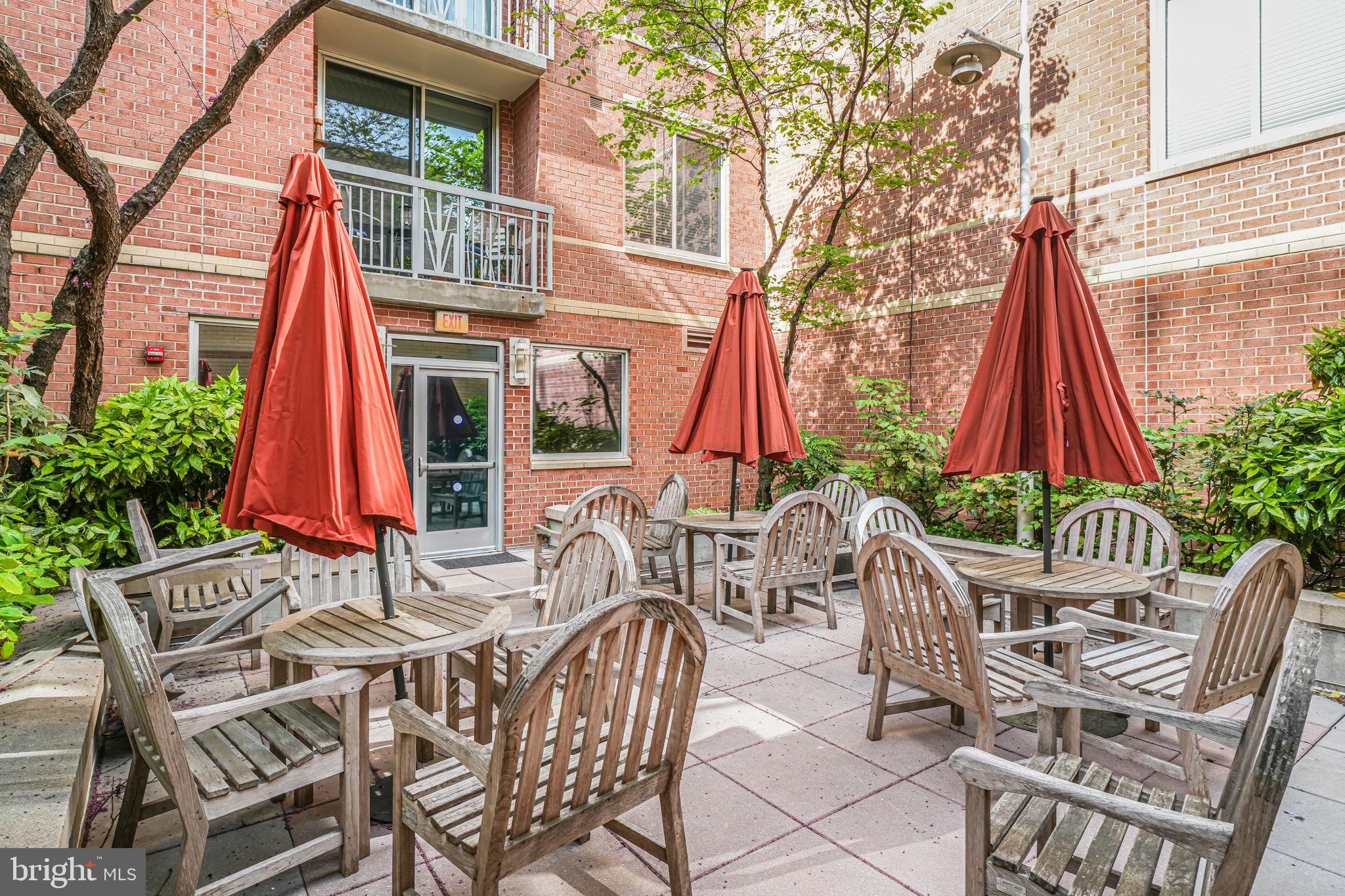 CLARENDON - Residential