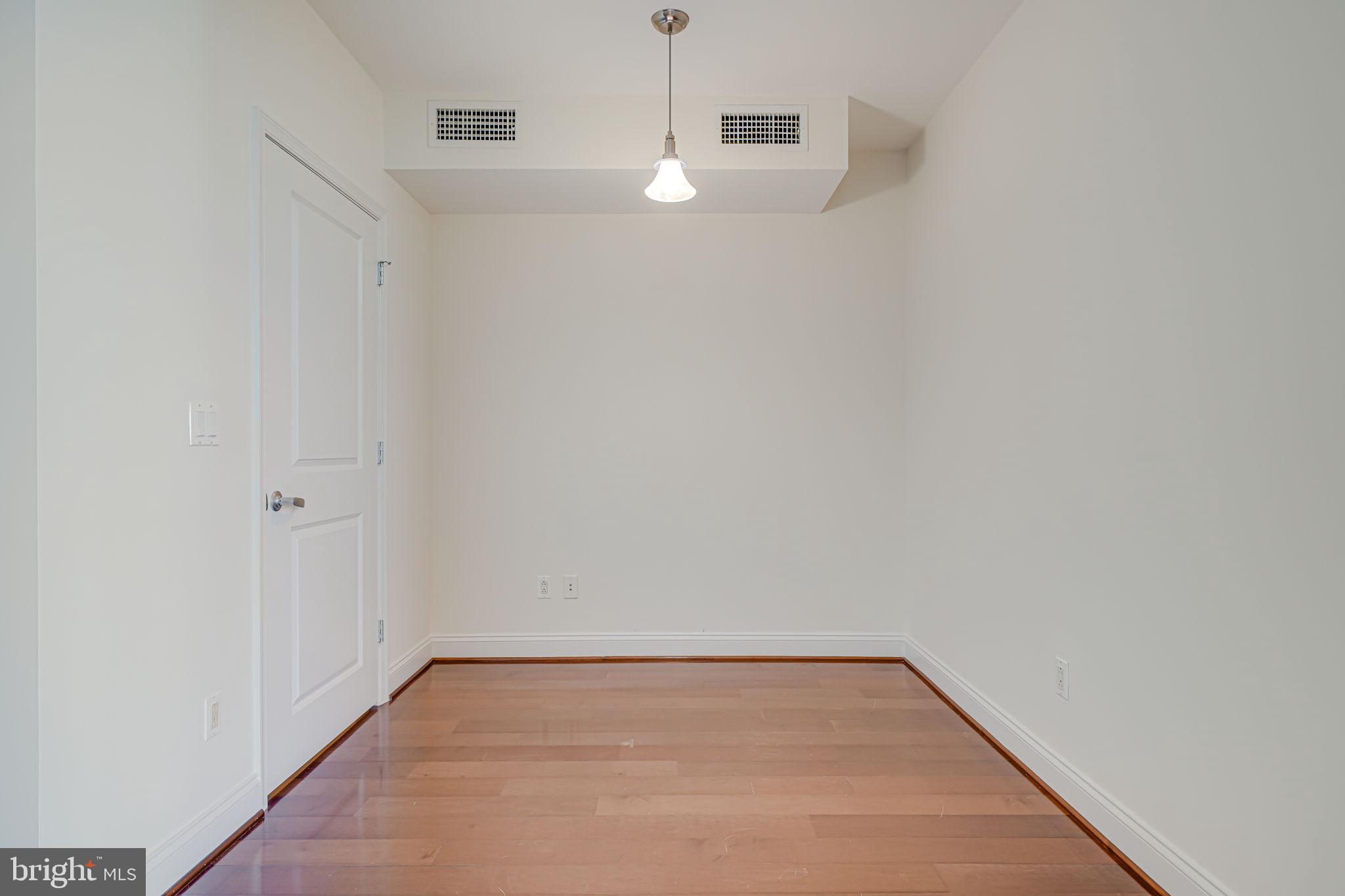 CLARENDON - Residential