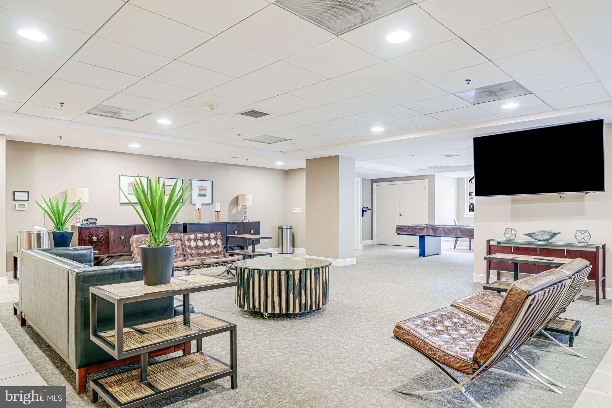 CLARENDON - Residential