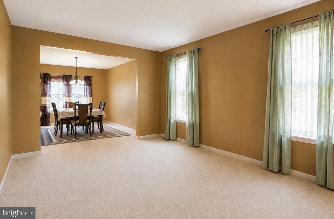 3 MACKENZIE COURT