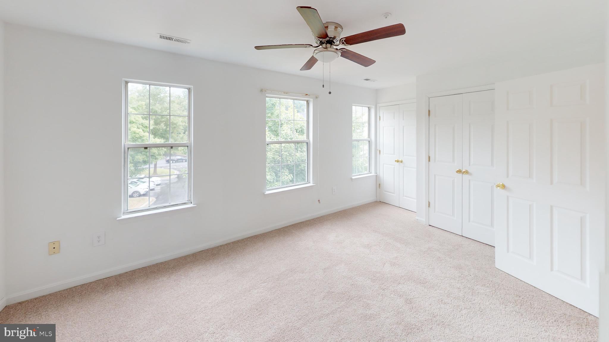 KINGS GRANT - Residential