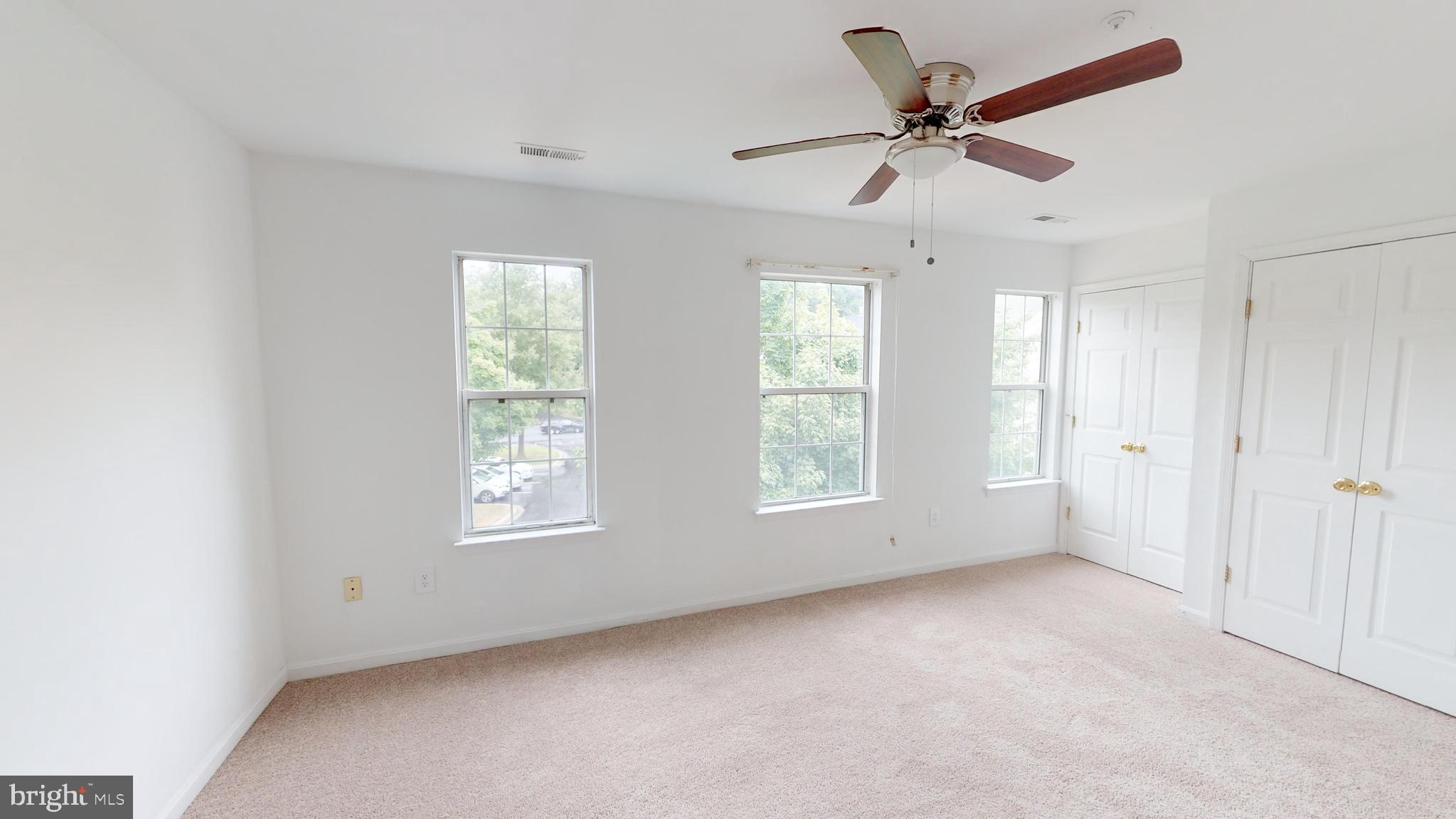 KINGS GRANT - Residential