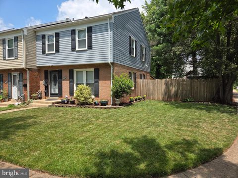 Photo of 10102 Henry Court, MANASSAS, VA 20109 (MLS # VAPW2124074)