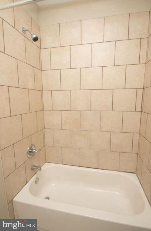 POINT BREEZE - Residential Lease