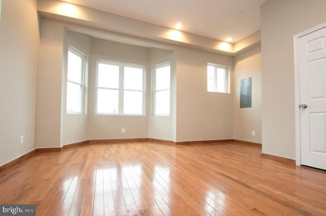 POINT BREEZE - Residential Lease