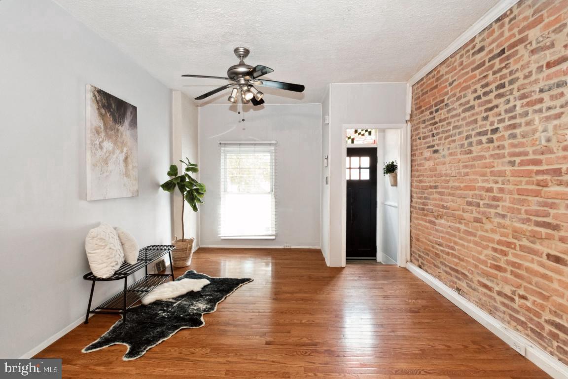108 N. DECKER