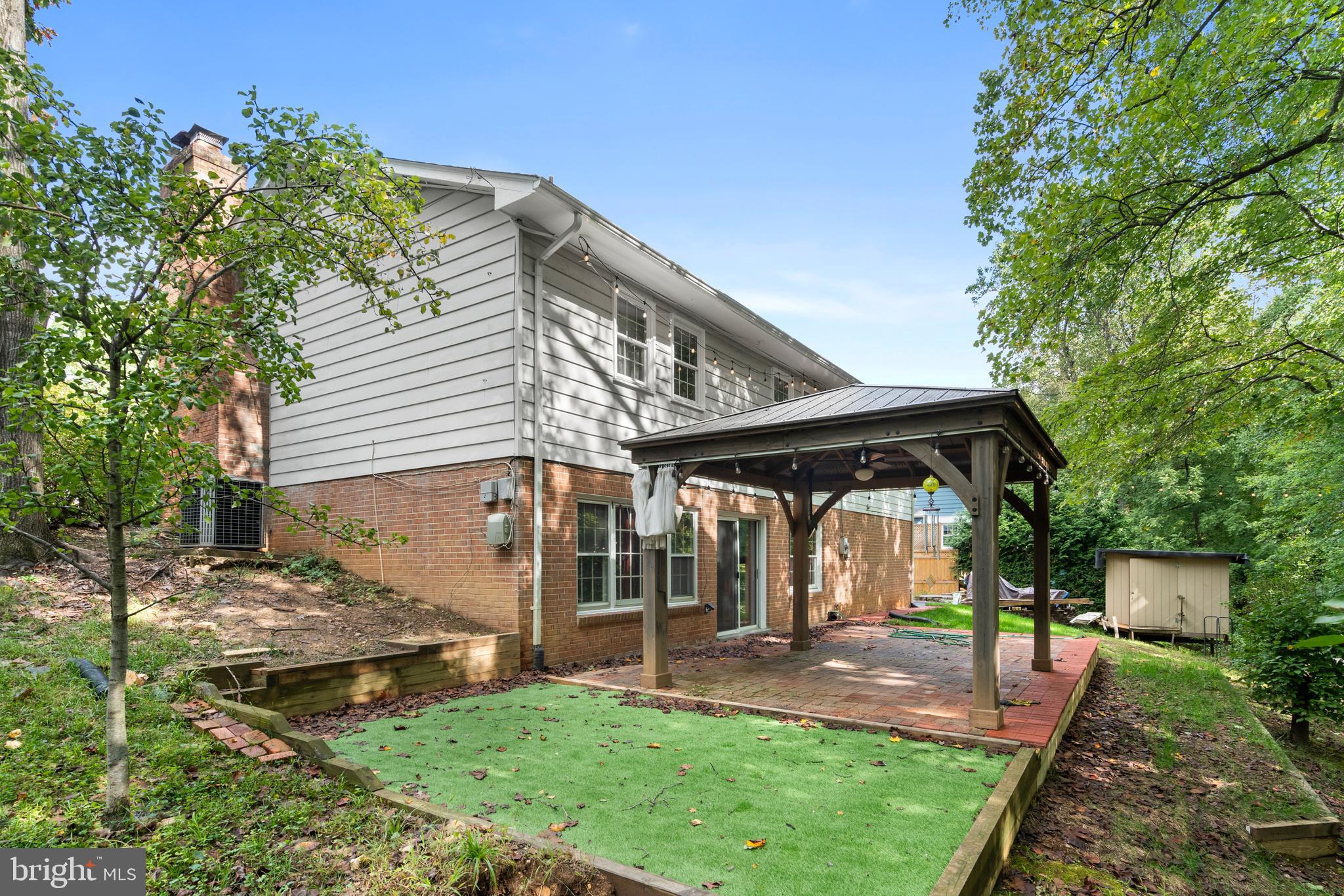 CAMELOT - Residential