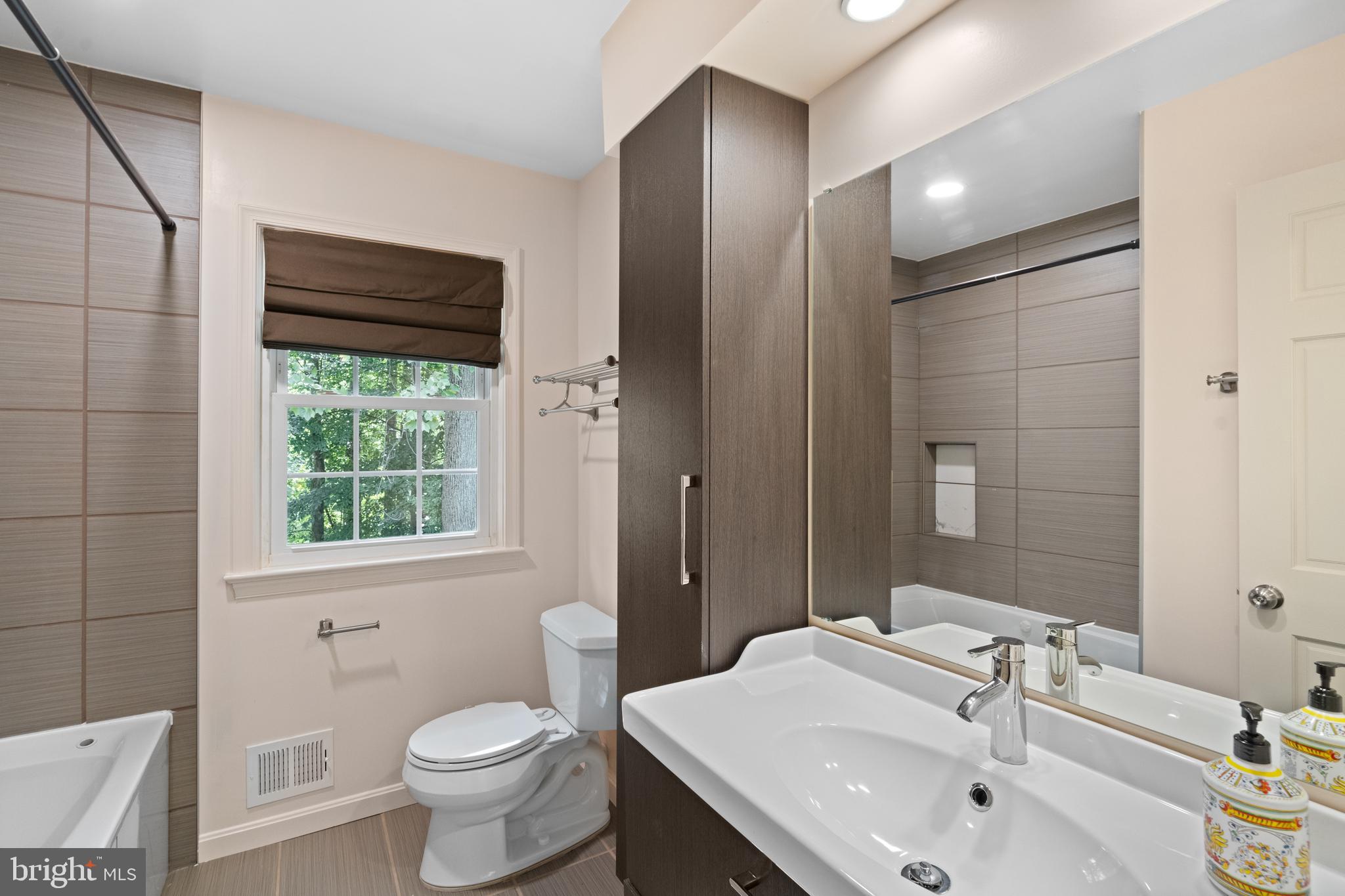 CAMELOT - Residential