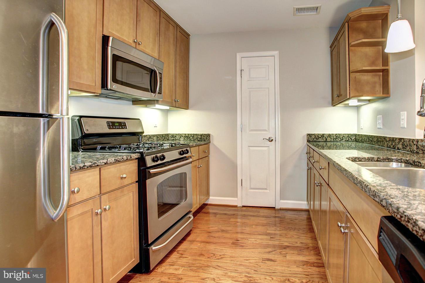 WEST VILLAGE OF SHIRLINGTON - Residential