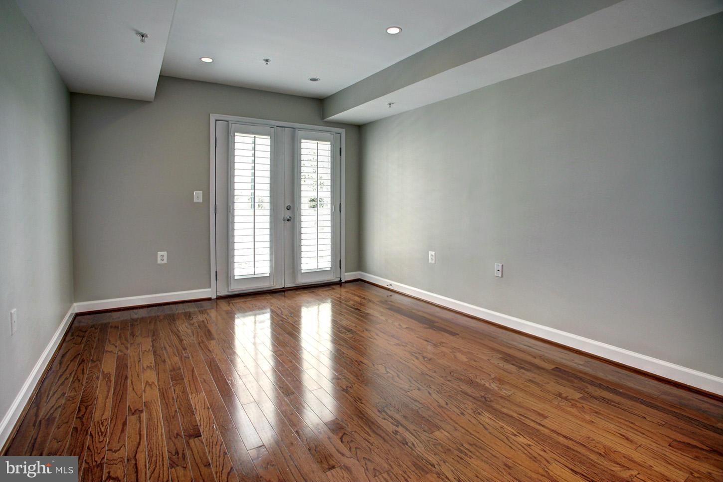 WEST VILLAGE OF SHIRLINGTON - Residential