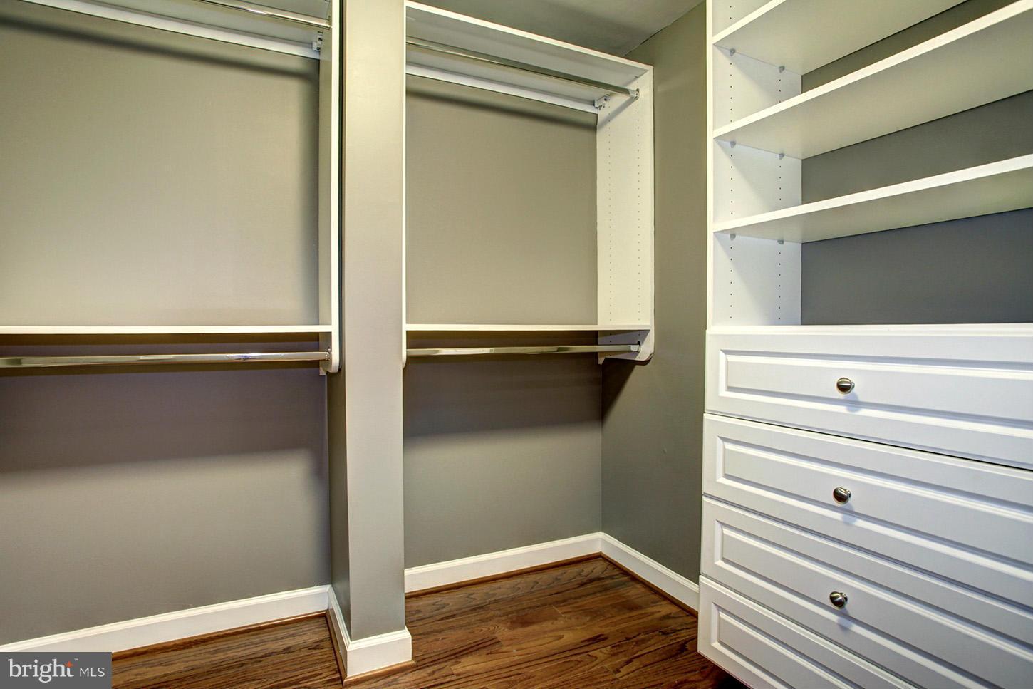 WEST VILLAGE OF SHIRLINGTON - Residential