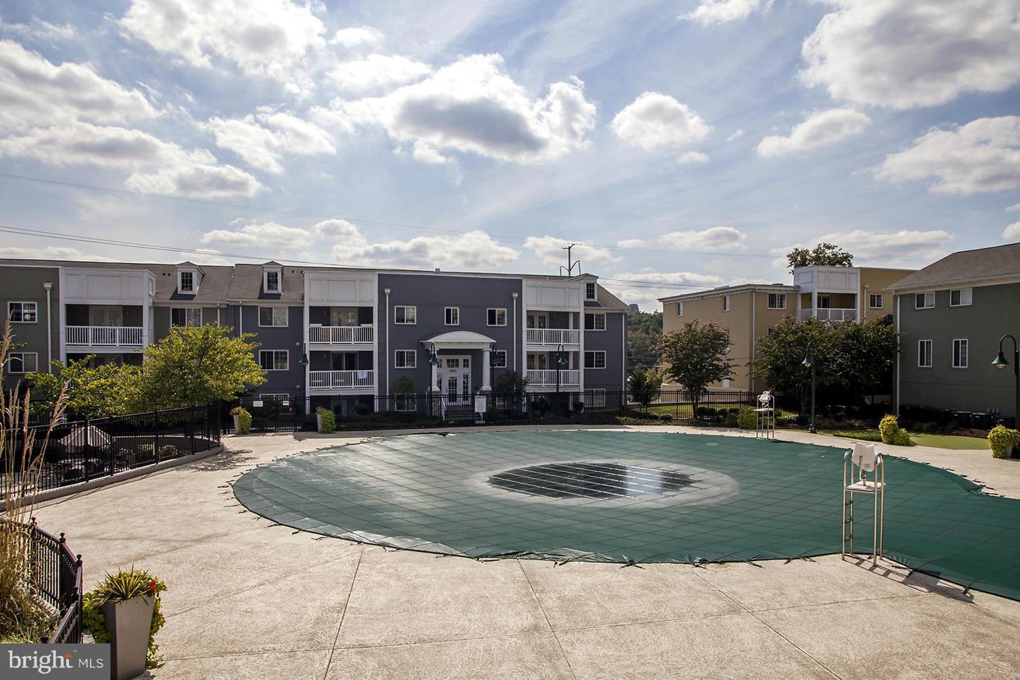 WEST VILLAGE OF SHIRLINGTON - Residential