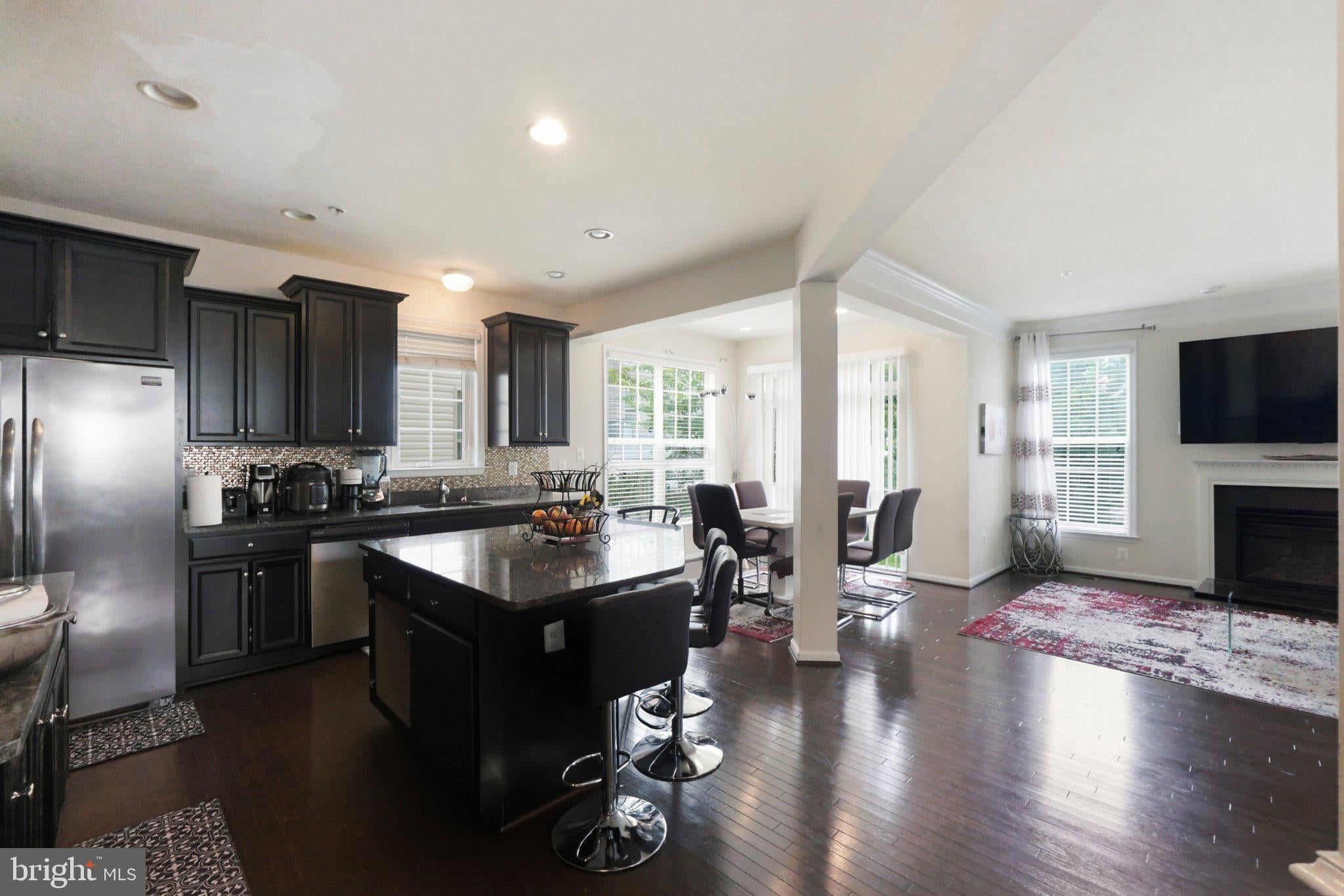 9205 GLENARDEN PARKWAY