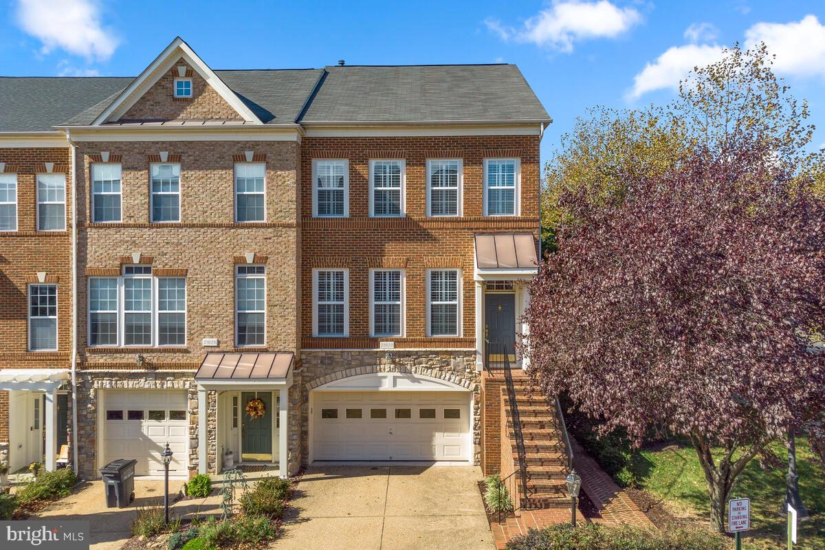 BROADLANDS SOUTH - Residential Lease