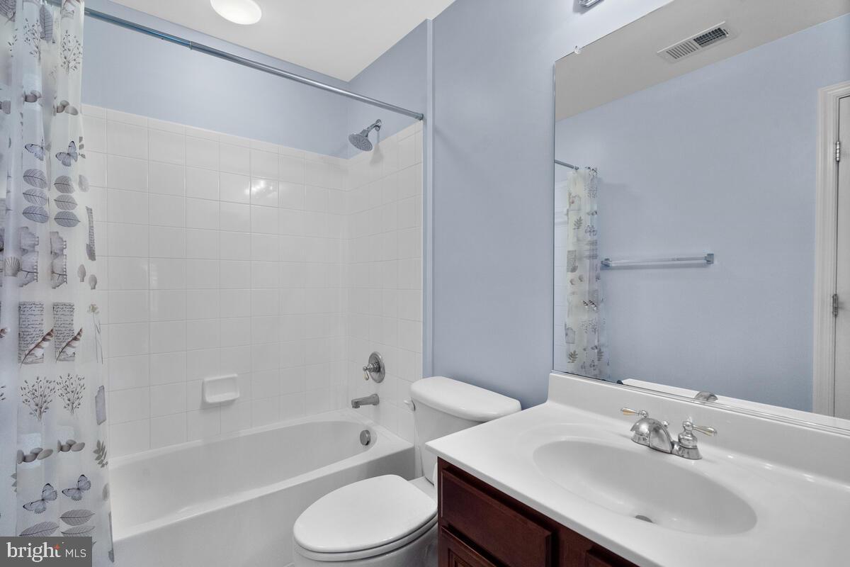 BROADLANDS SOUTH - Residential Lease