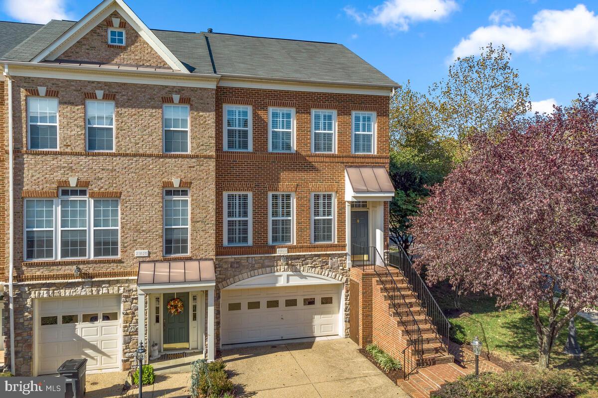 BROADLANDS SOUTH - Residential Lease