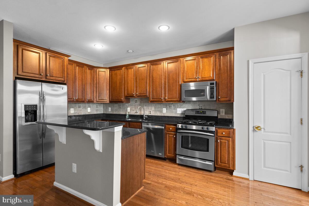 BROADLANDS SOUTH - Residential Lease