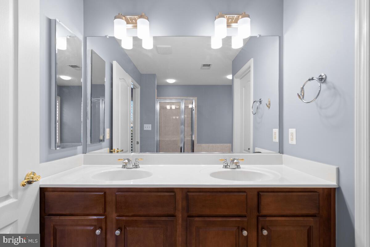 BROADLANDS SOUTH - Residential Lease