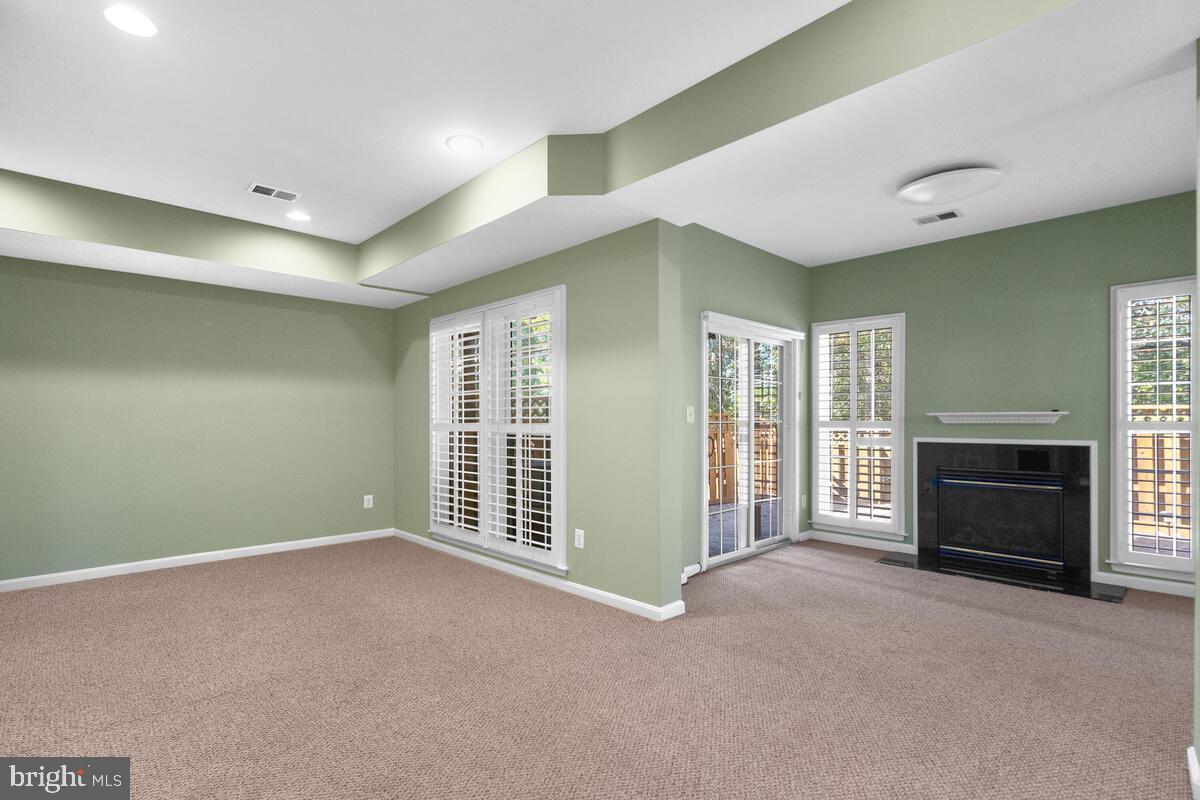 BROADLANDS SOUTH - Residential Lease