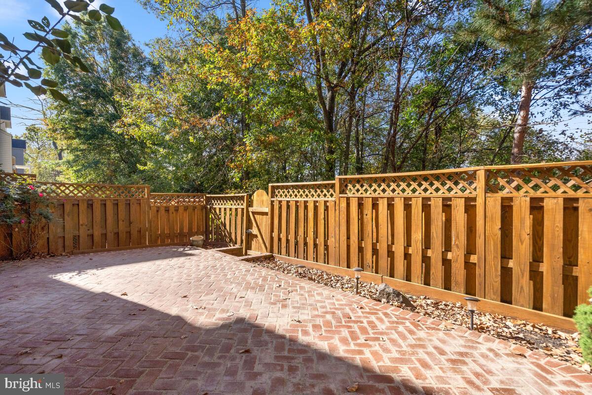 BROADLANDS SOUTH - Residential Lease