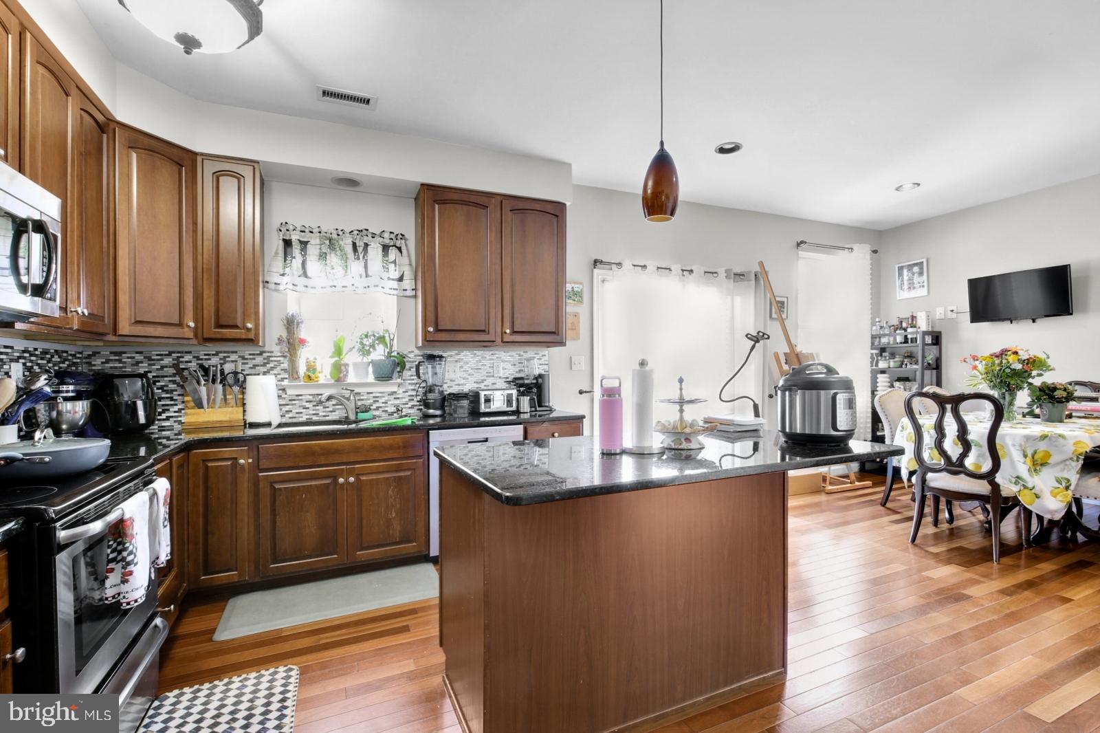 PACKER PARK - Residential Lease