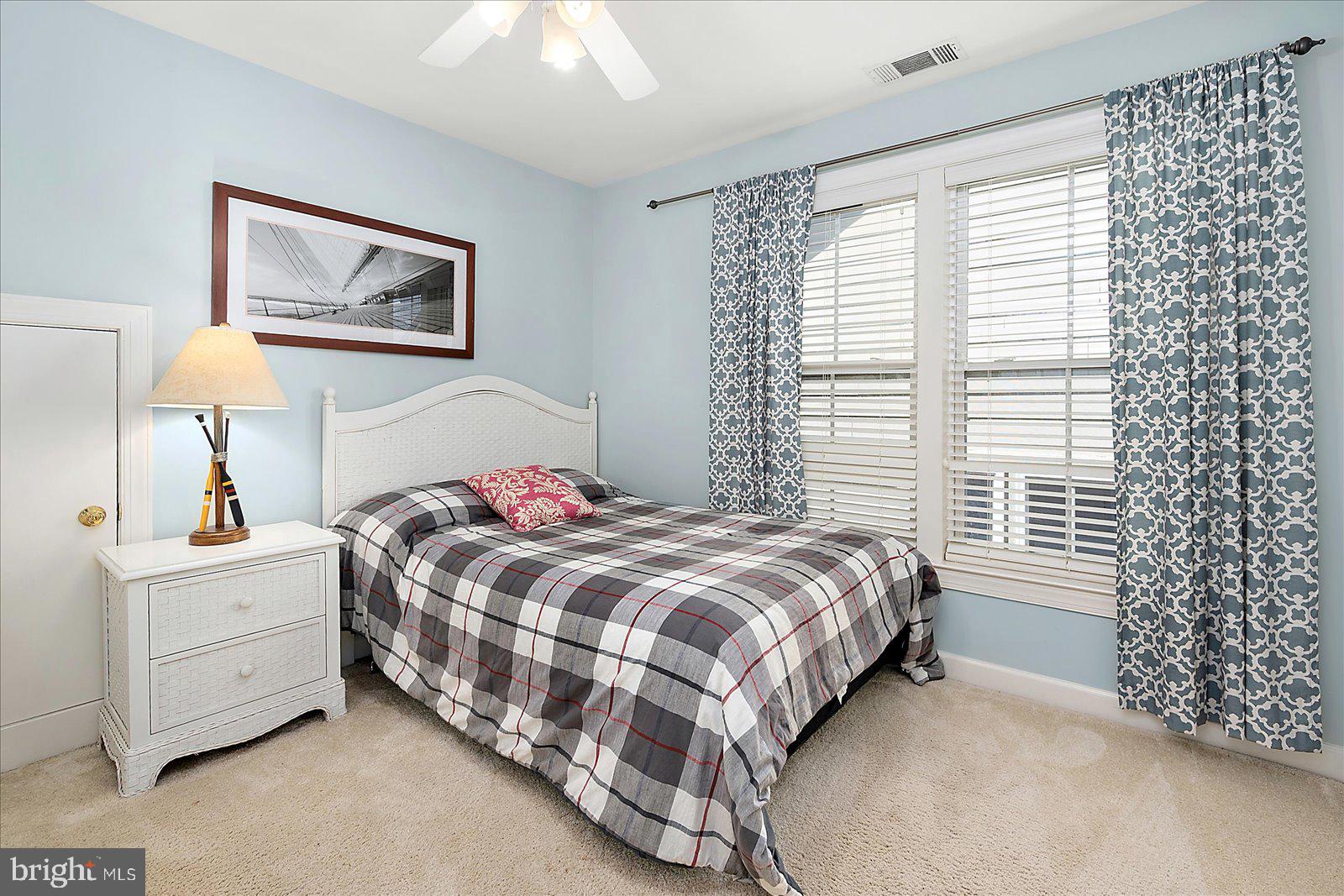 SUNSET ISLAND - Residential