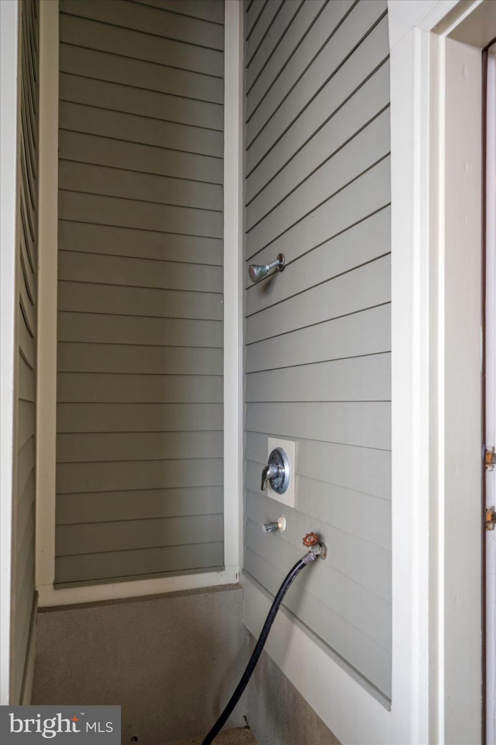 SUNSET ISLAND - Residential