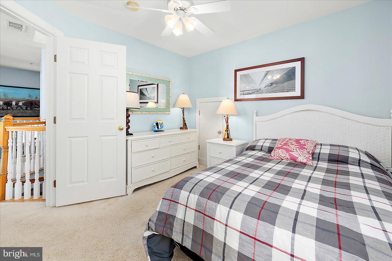 SUNSET ISLAND - Residential