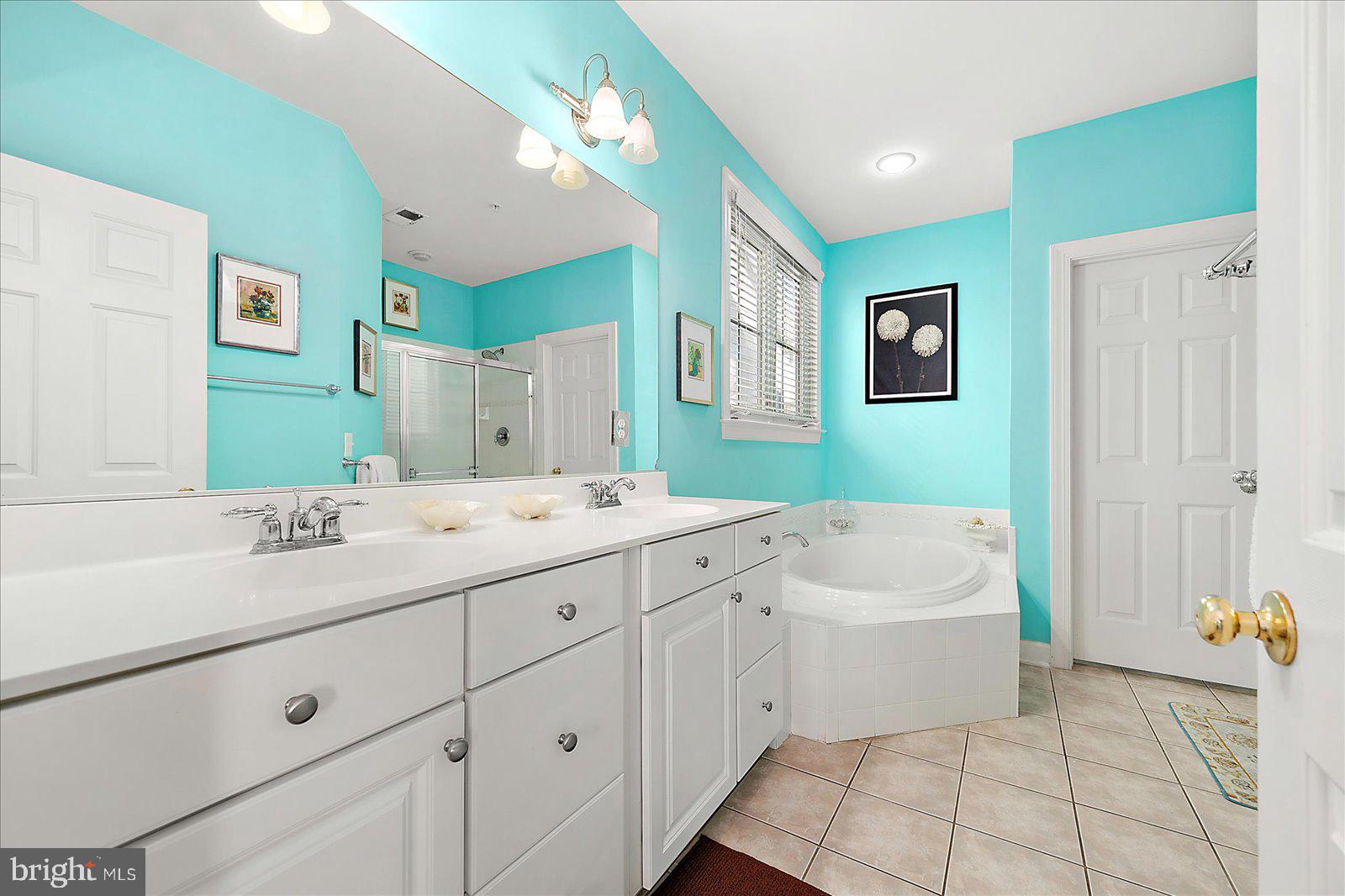 SUNSET ISLAND - Residential