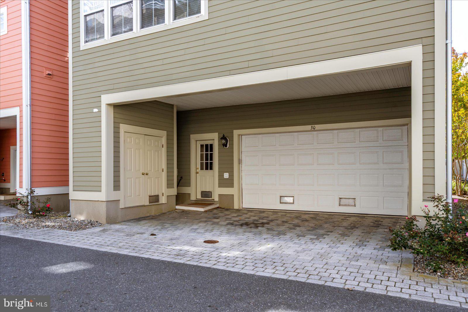 SUNSET ISLAND - Residential