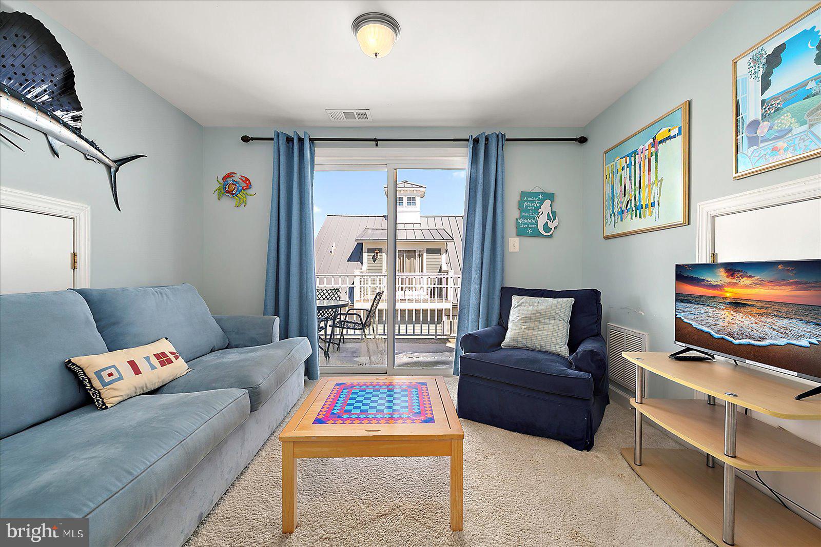 SUNSET ISLAND - Residential