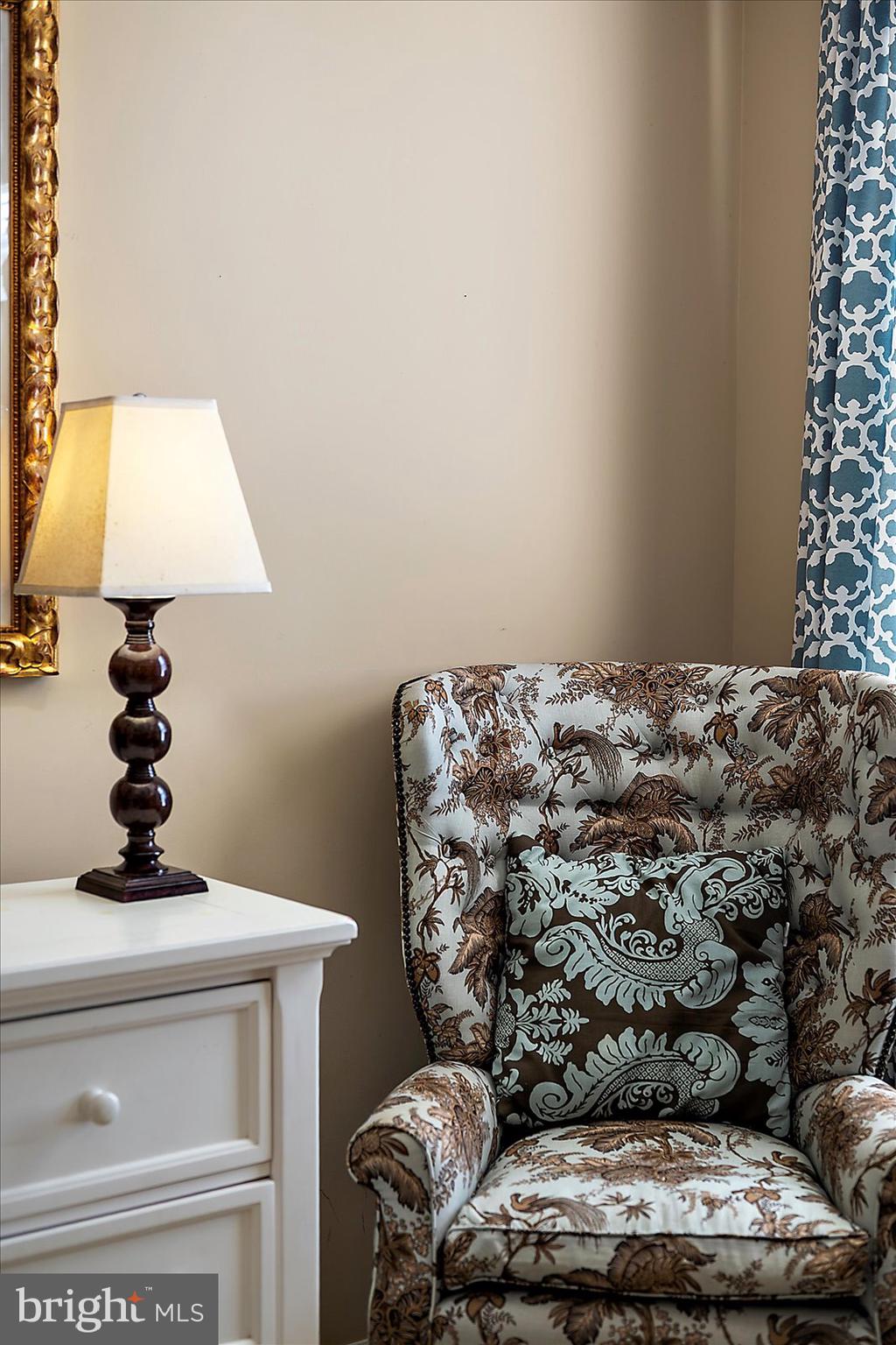 SUNSET ISLAND - Residential