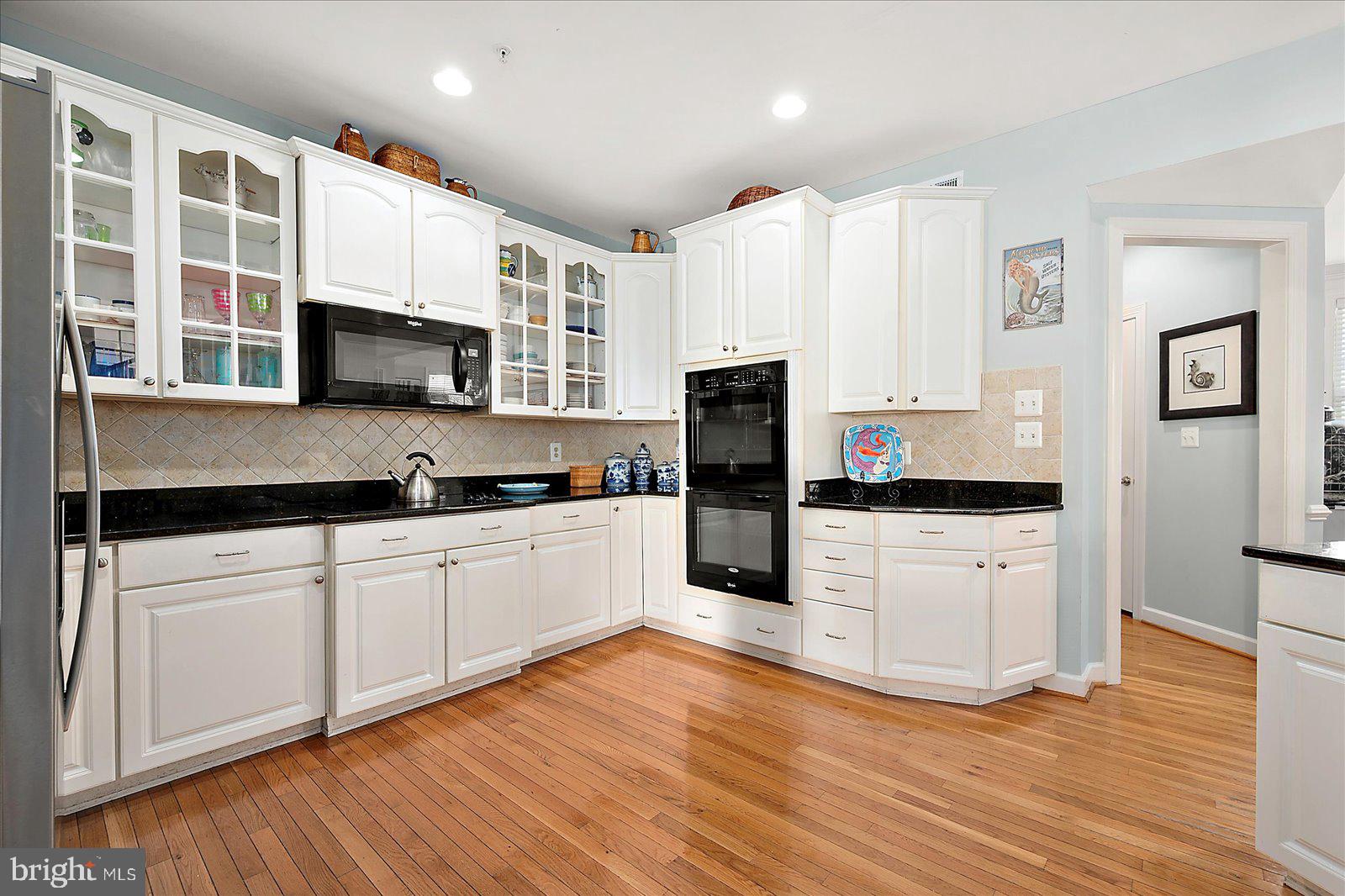 SUNSET ISLAND - Residential