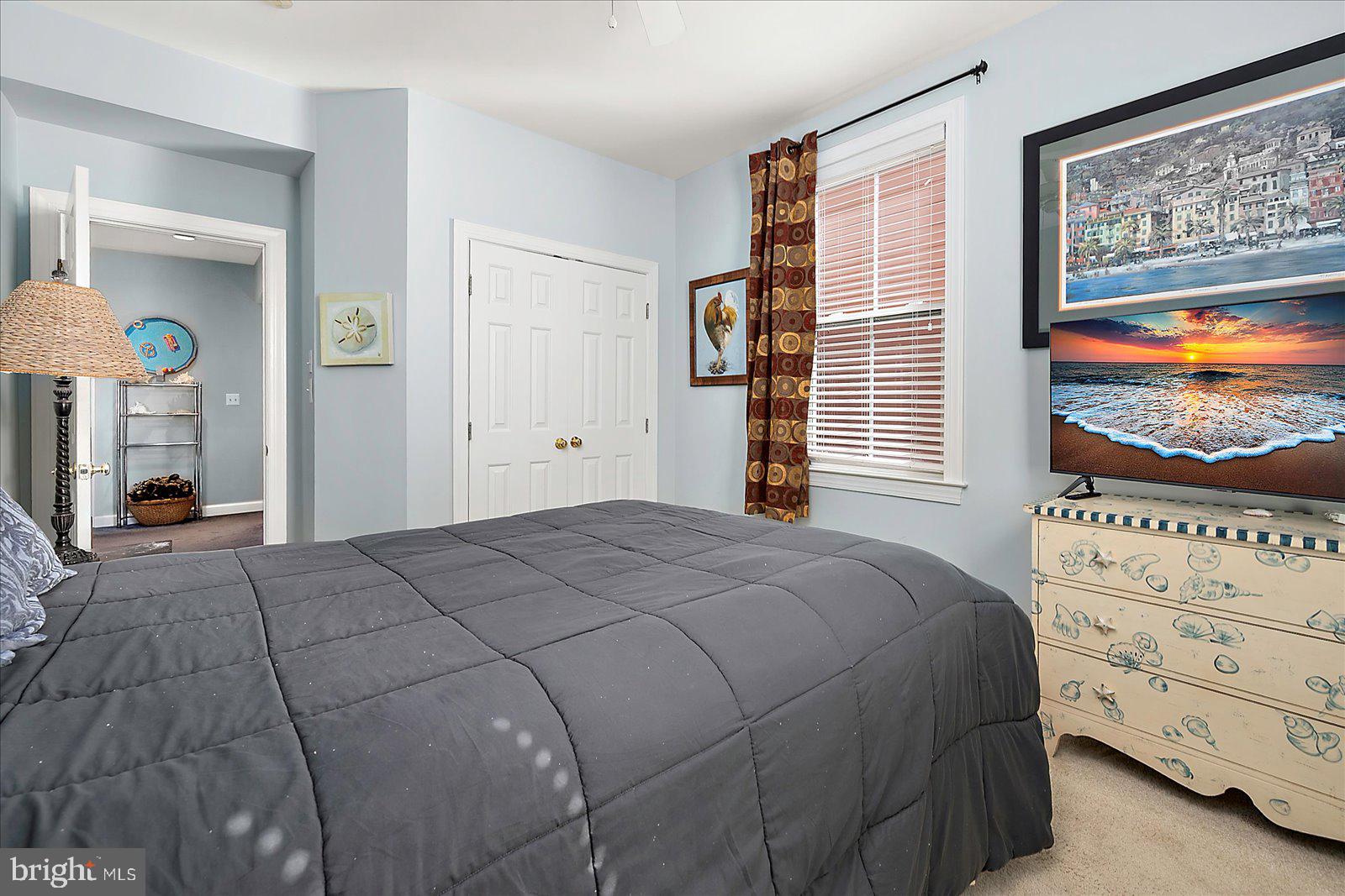 SUNSET ISLAND - Residential