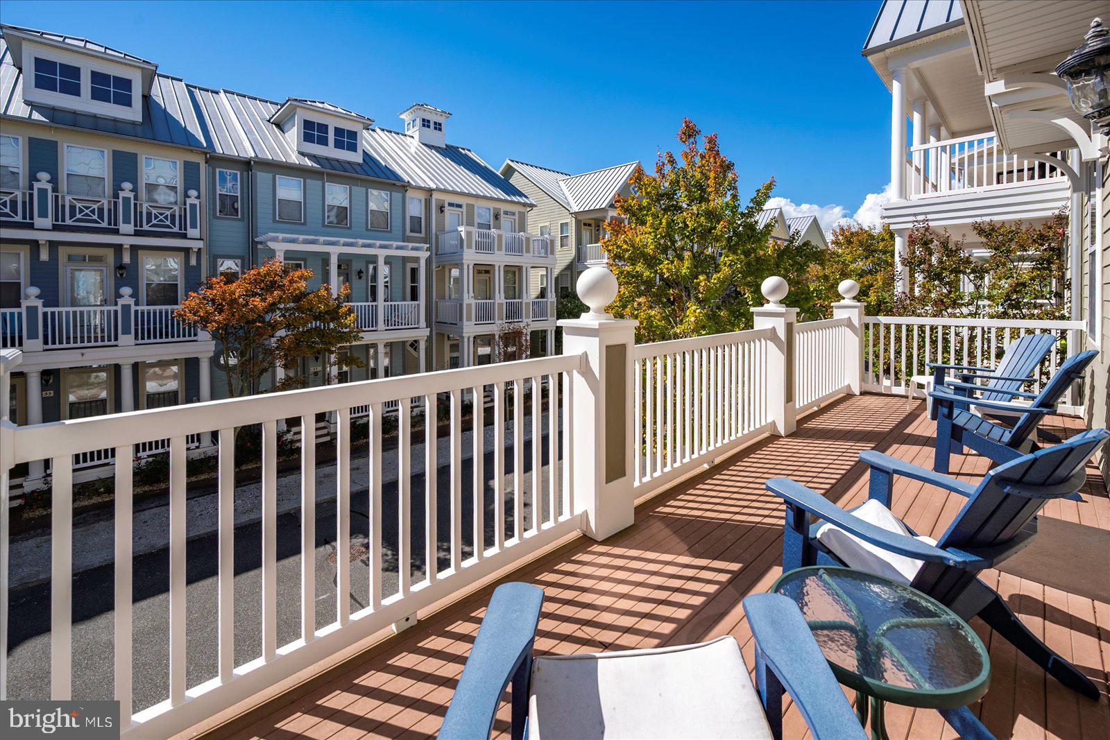 SUNSET ISLAND - Residential