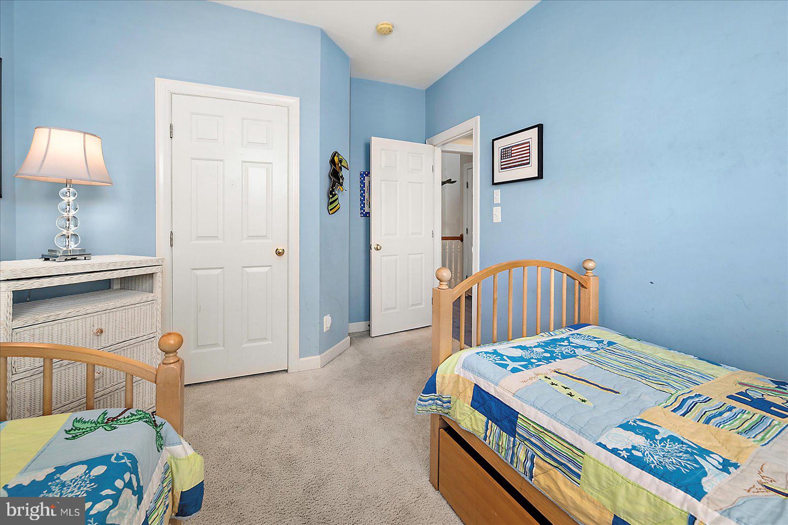 SUNSET ISLAND - Residential