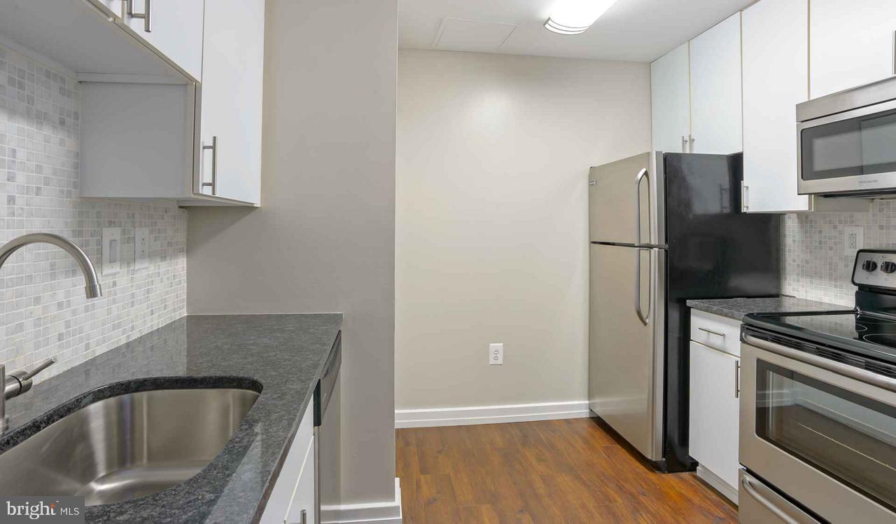 FITLER SQUARE - Residential Lease