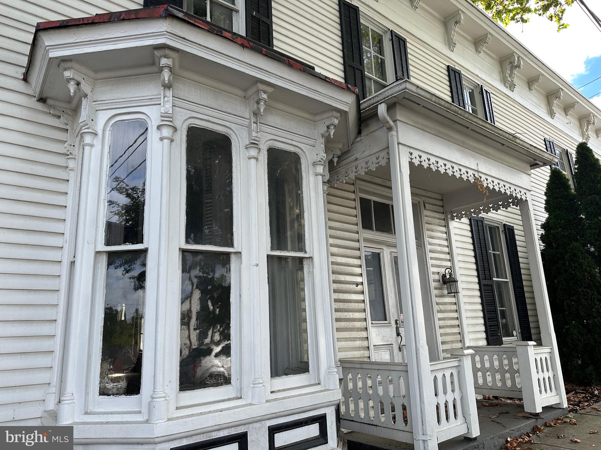 TOWN OF HEDGESVILLE - Residential