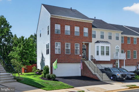 Photo of 5155 Ballycastle Cir Circle, ALEXANDRIA, VA 22315 (MLS # VAFX2337492)