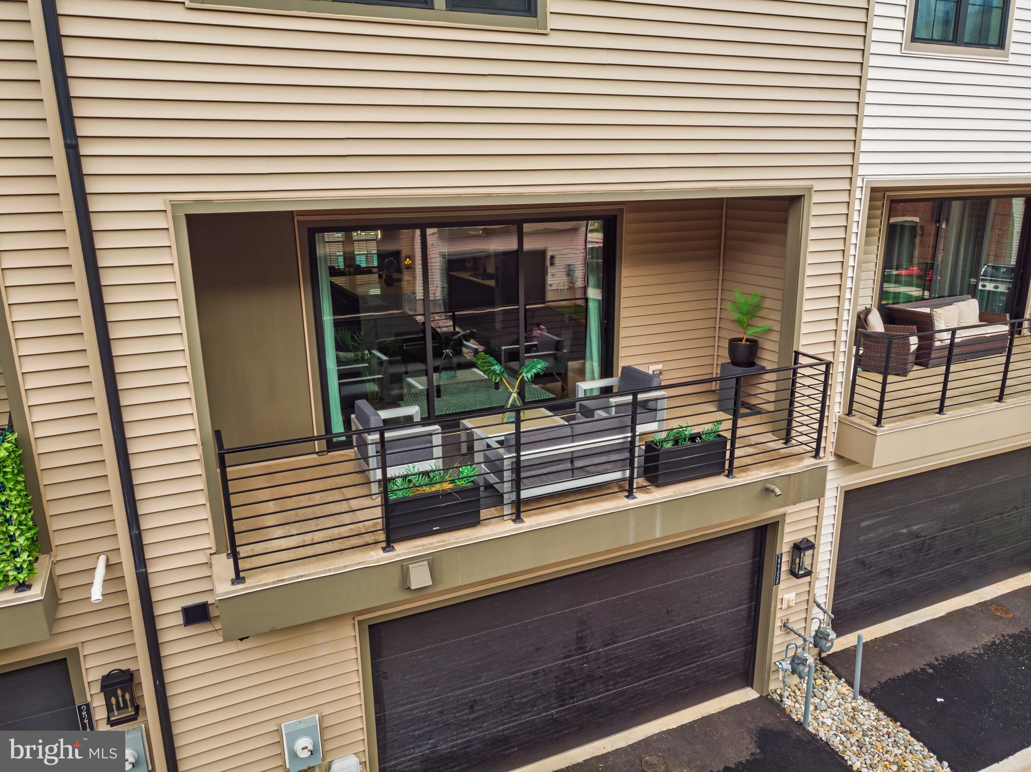 METRO WALK AT MOOREFIELD STATION - Residential