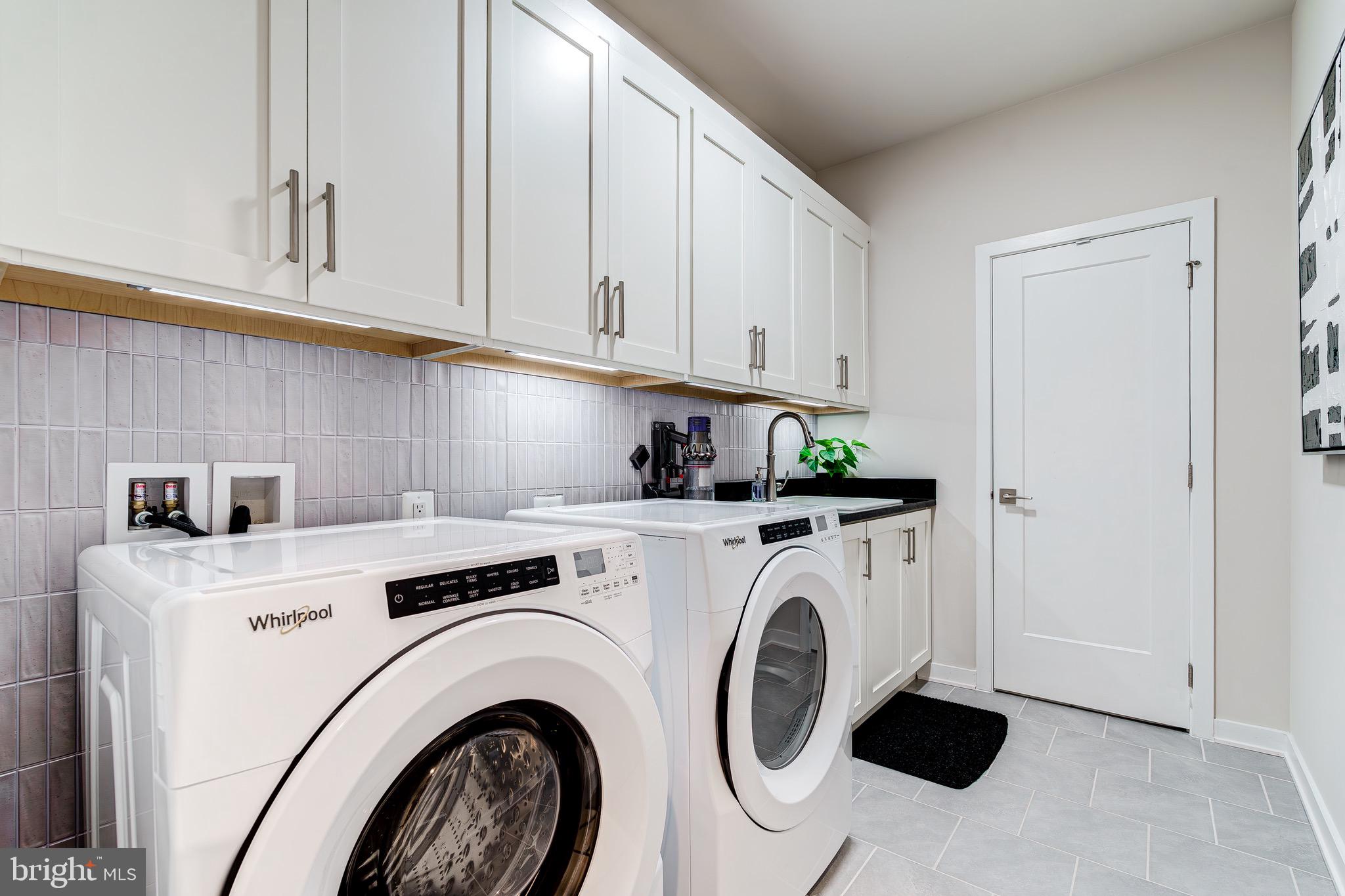 METRO WALK AT MOOREFIELD STATION - Residential