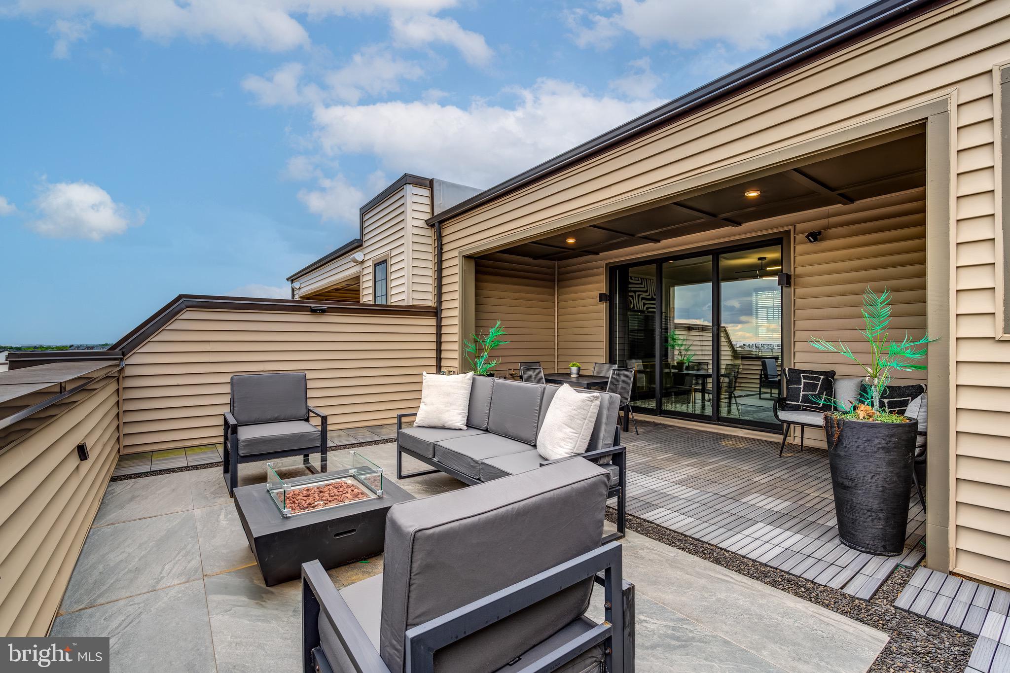 METRO WALK AT MOOREFIELD STATION - Residential