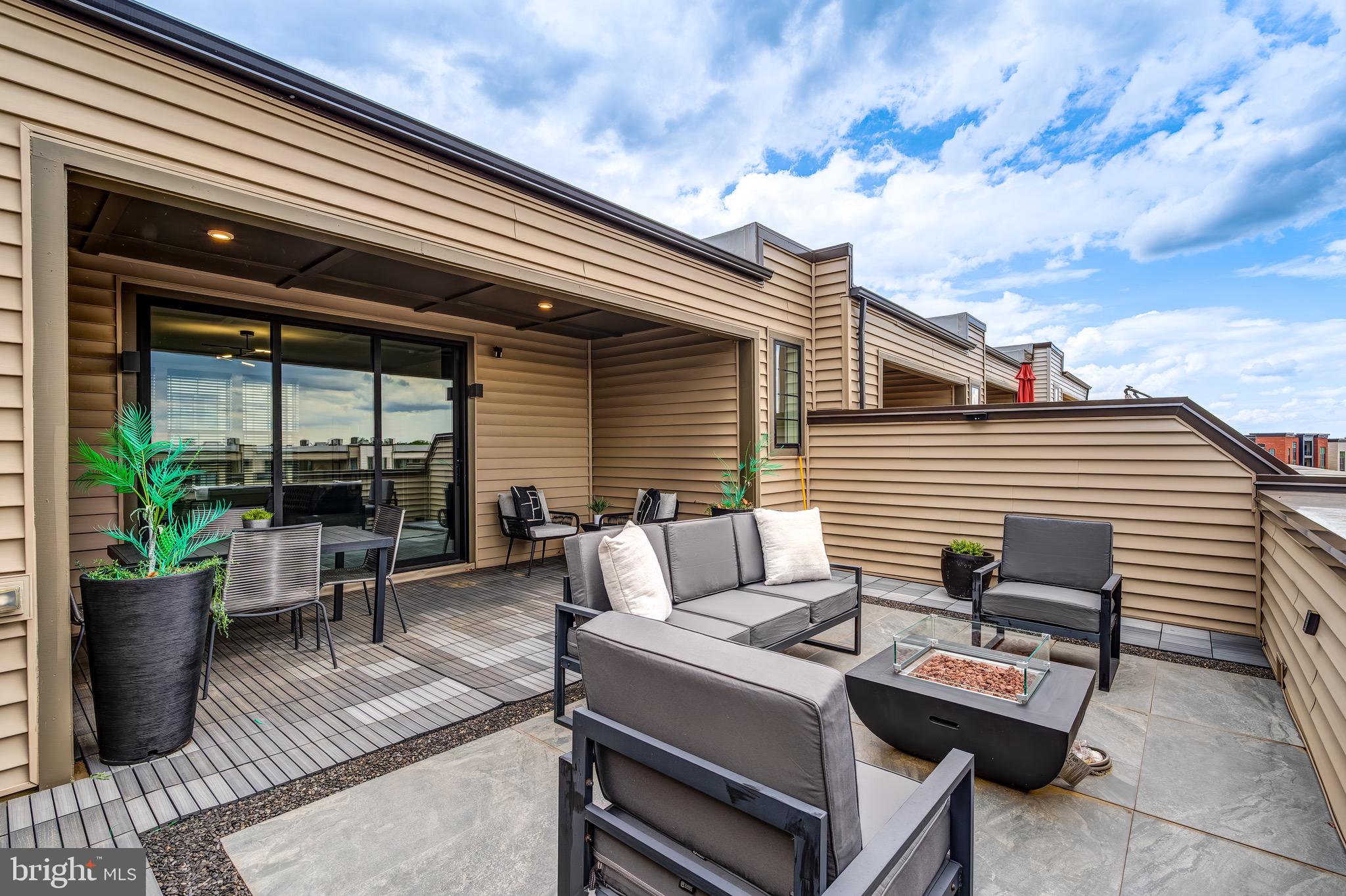 METRO WALK AT MOOREFIELD STATION - Residential