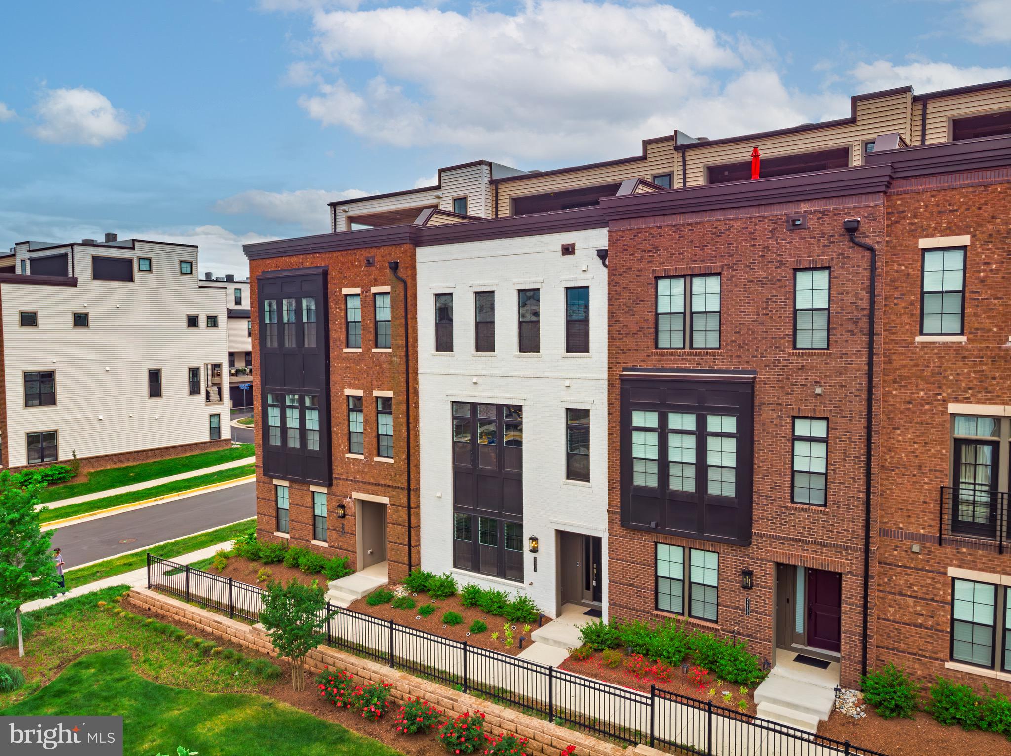 METRO WALK AT MOOREFIELD STATION - Residential